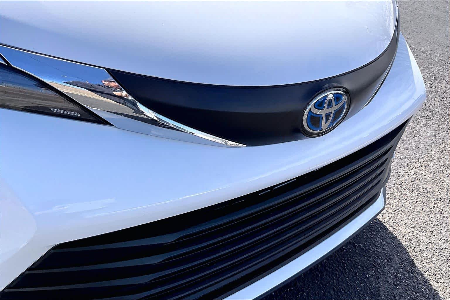 2025 Toyota Sienna LE - Photo 27