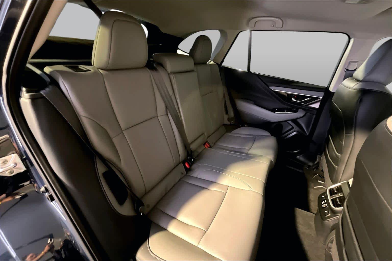 Used 2025 Cosmic Blue Pearl Subaru Limited image 19
