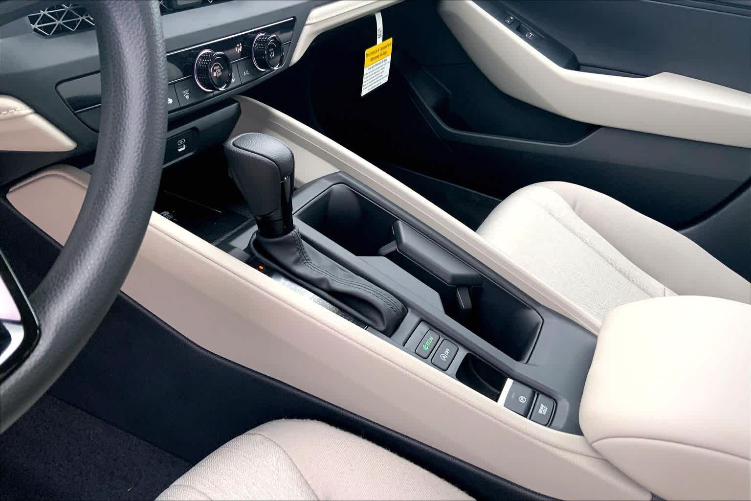 New 2026 Platinum White Pearl Honda LX image 7