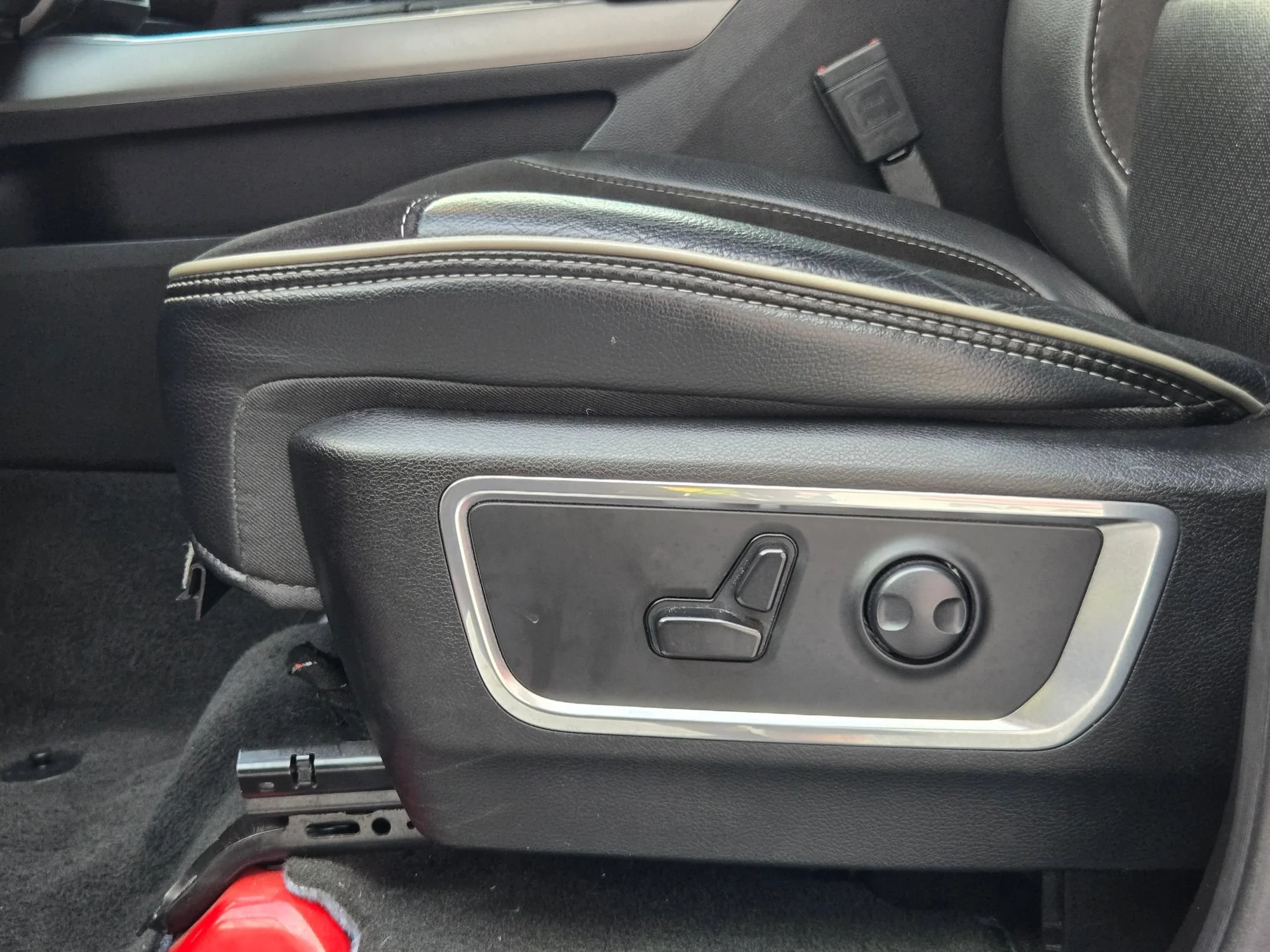 Used 2024 Flame Red Clearcoat Ram Laramie image 23