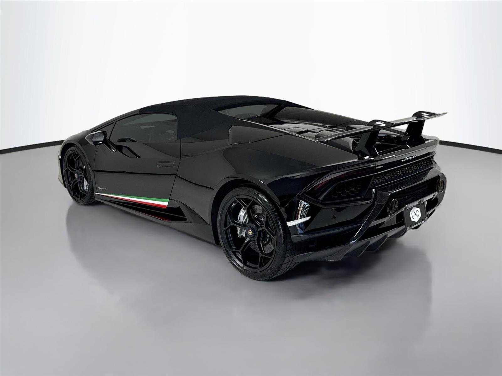 Used 2018 Nero Noctis Lamborghini Performante Spyder | Carbon Buckets | Branding Pkg image 52