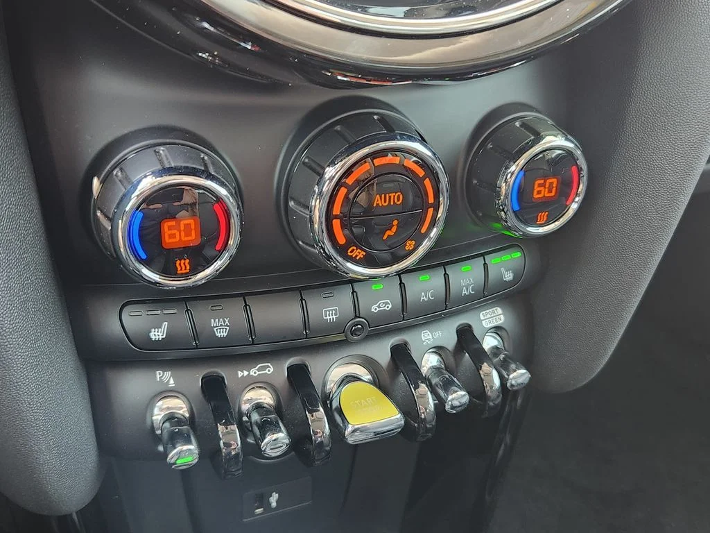 Certified Used 2022 British Racing Green MINI Cooper SE image 23