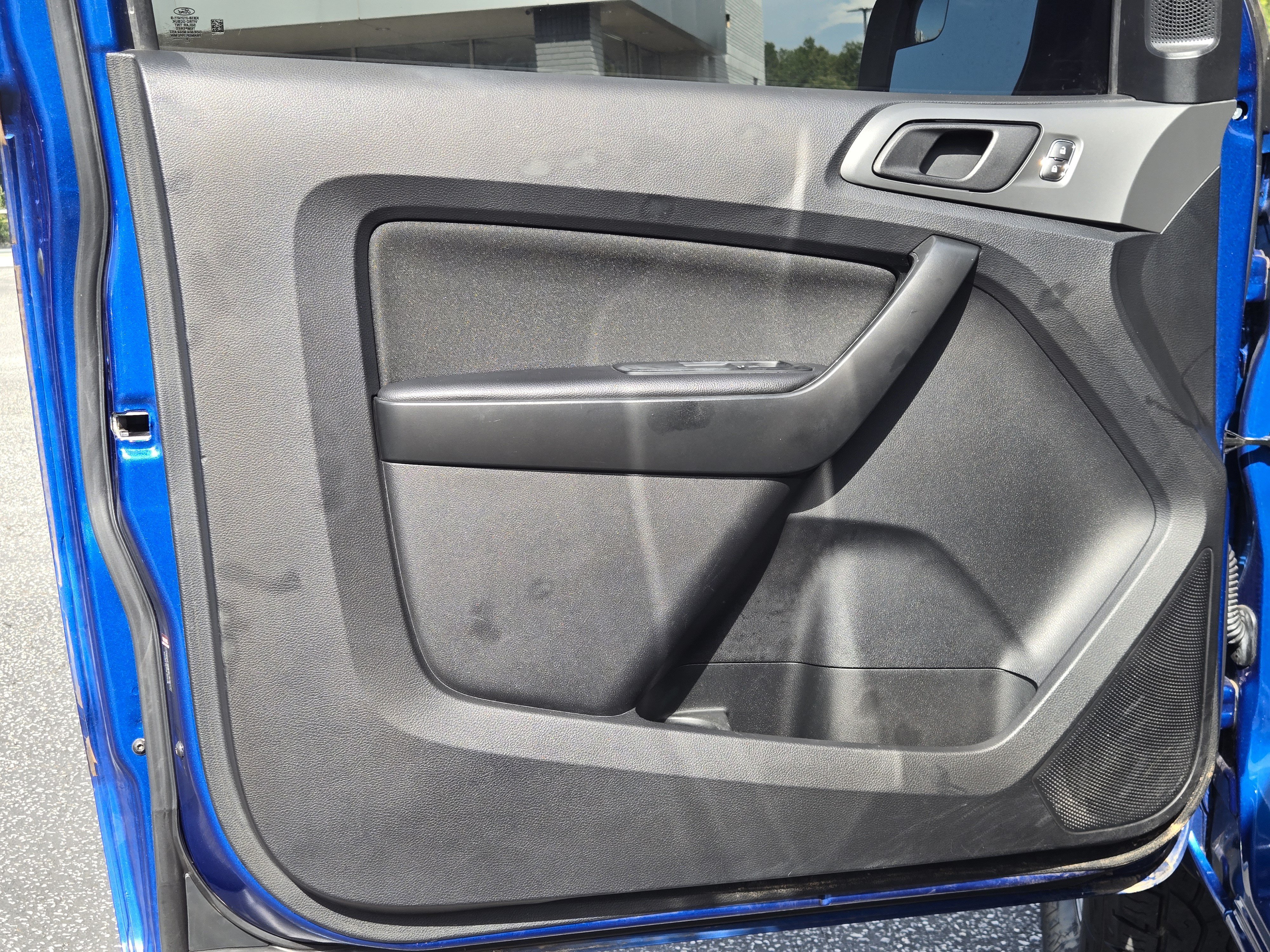 Used 2019 Lightning Blue Metallic Ford XL image 14