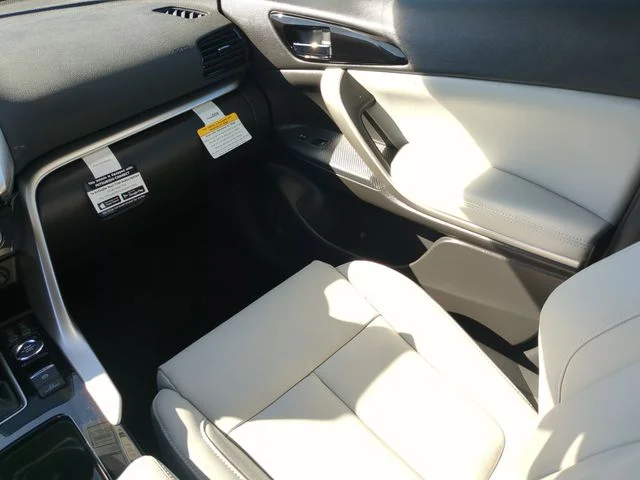 New 2026 White Mitsubishi SEL image 19