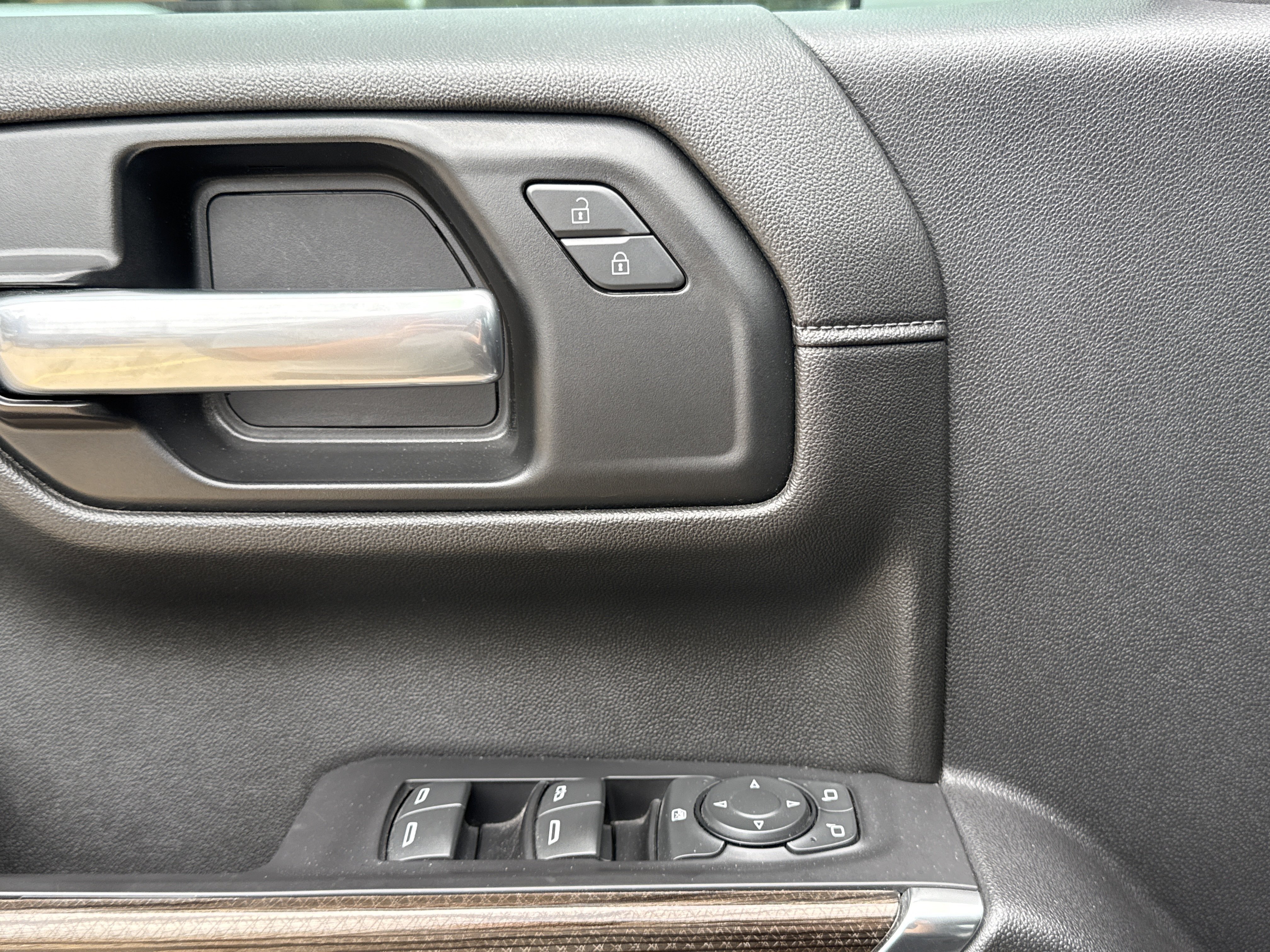 Used 2021 SATIN STEEL METALLIC Chevrolet LT Trail Boss image 15