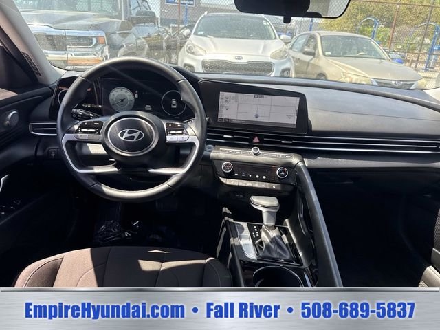 Used 2024 White Hyundai SEL image 12