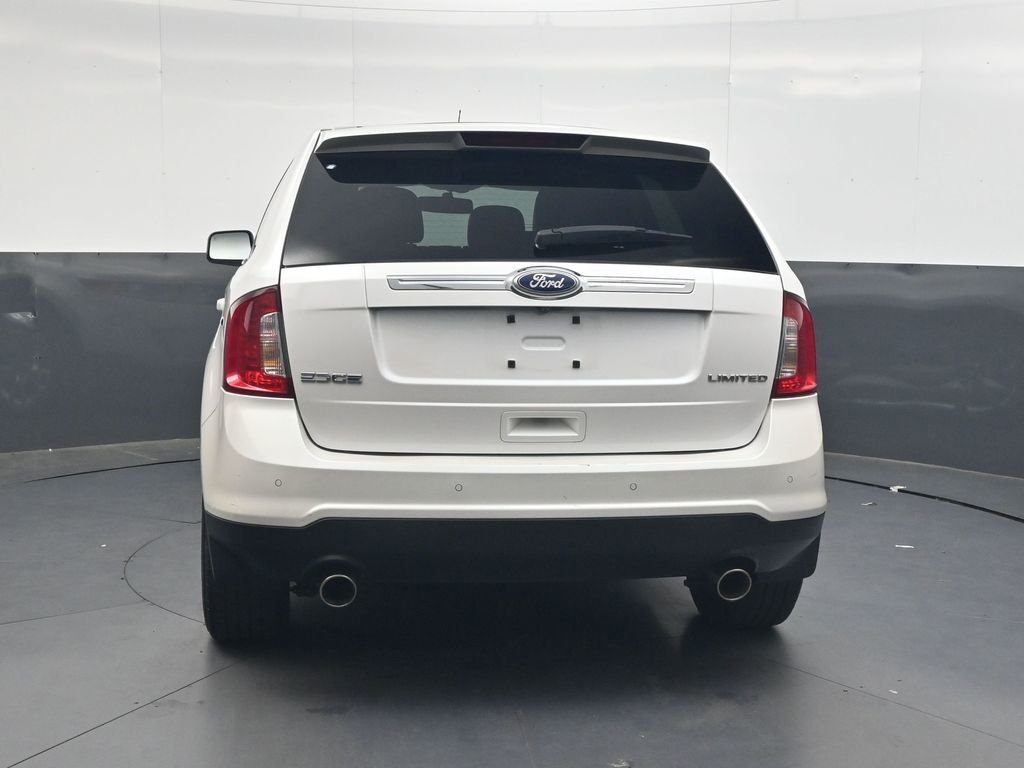 Used 2011 White Ford Limited image 5