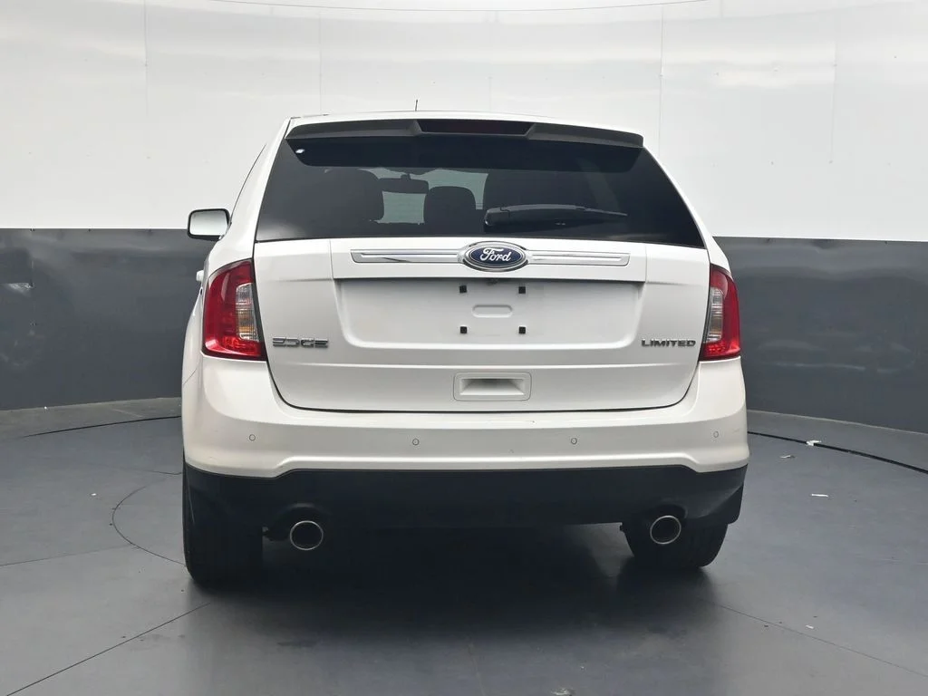 Used 2011 White Platinum Clearcoat Metallic Ford Limited image 5