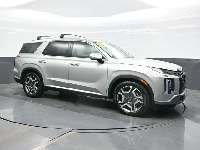 Used 2024 Silver Hyundai SEL image 7