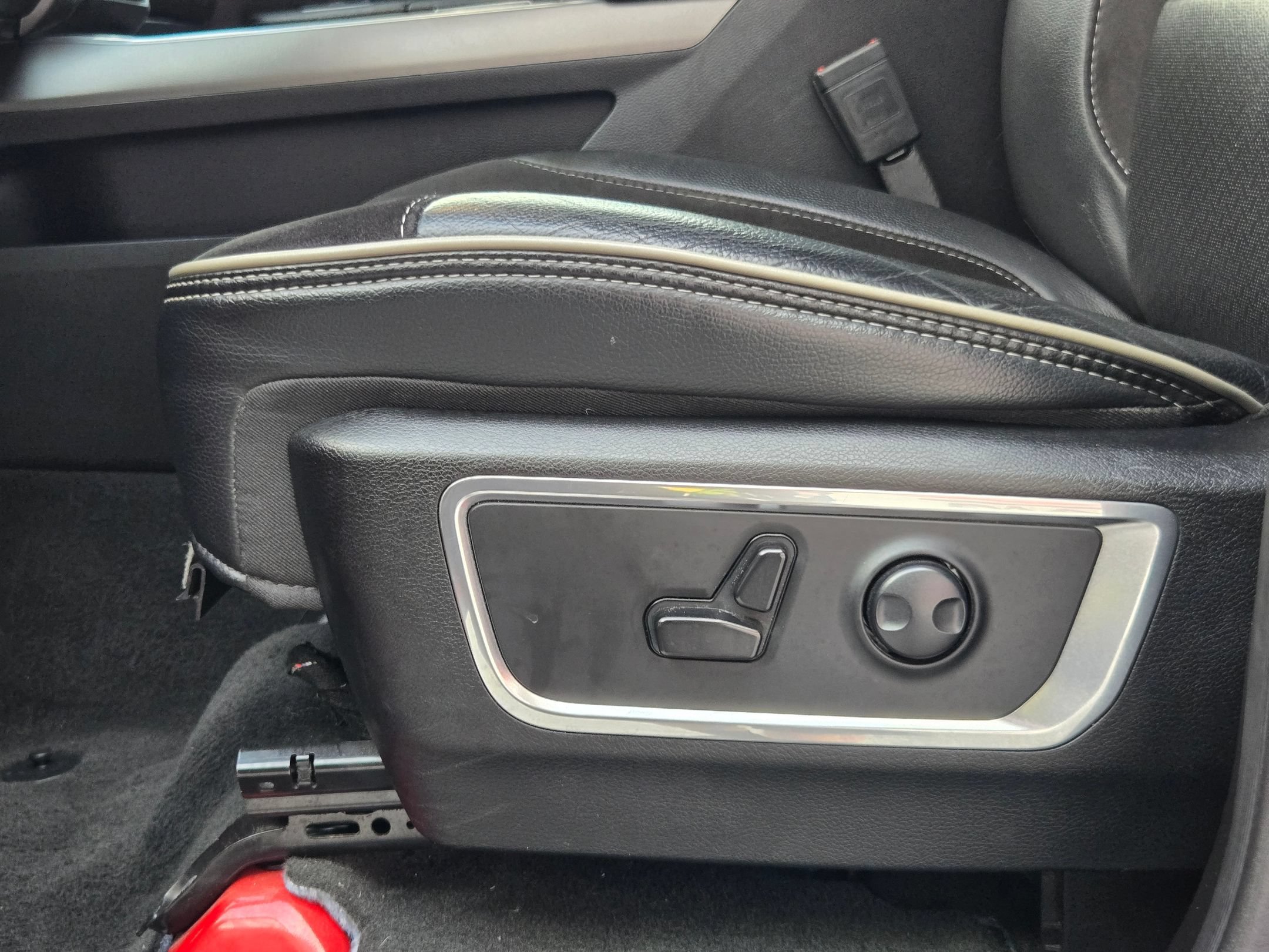 Used 2024 Flame Red Clearcoat RAM Laramie image 23