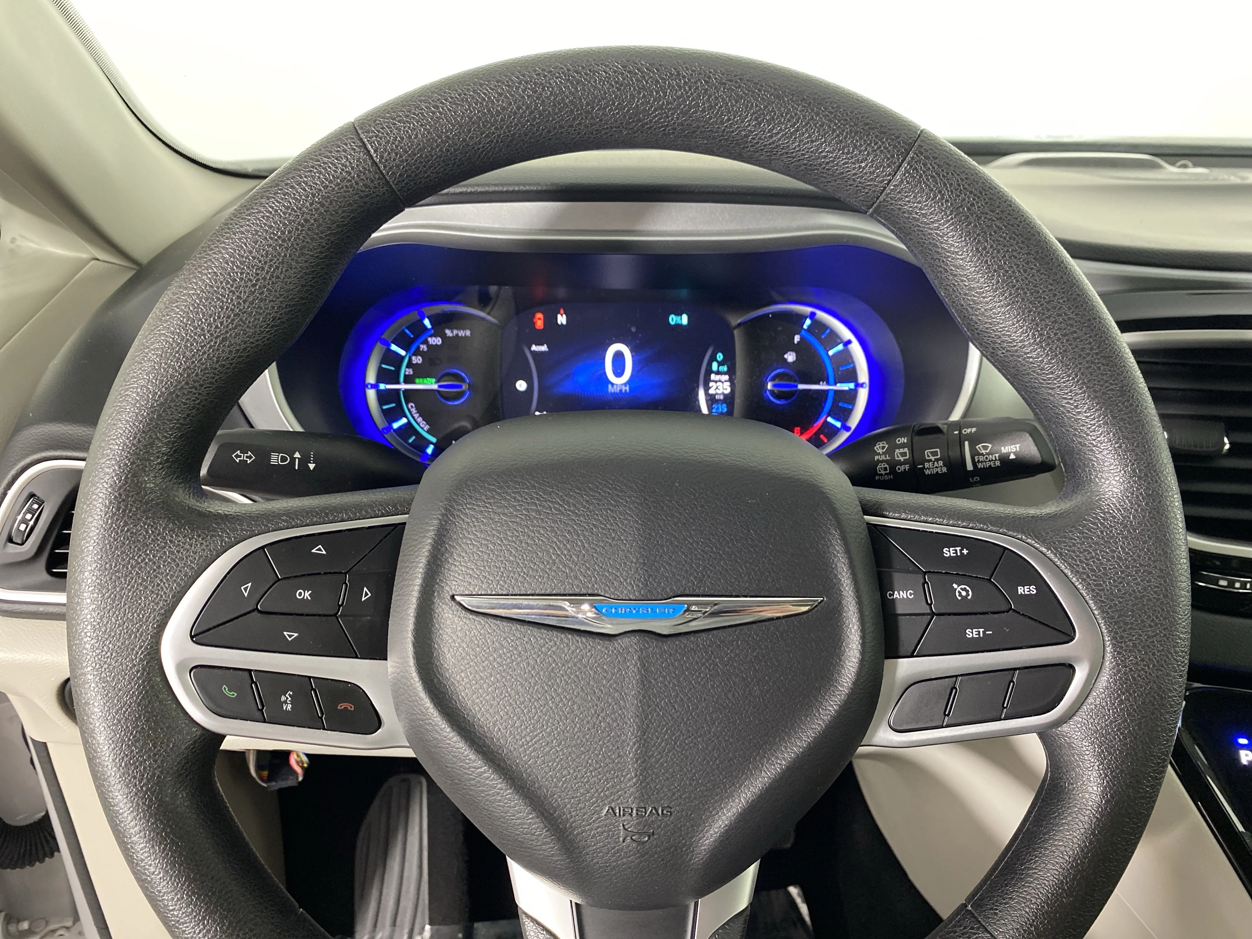 Used 2018 Bright White Clearcoat Chrysler Hybrid Touring Plus image 19