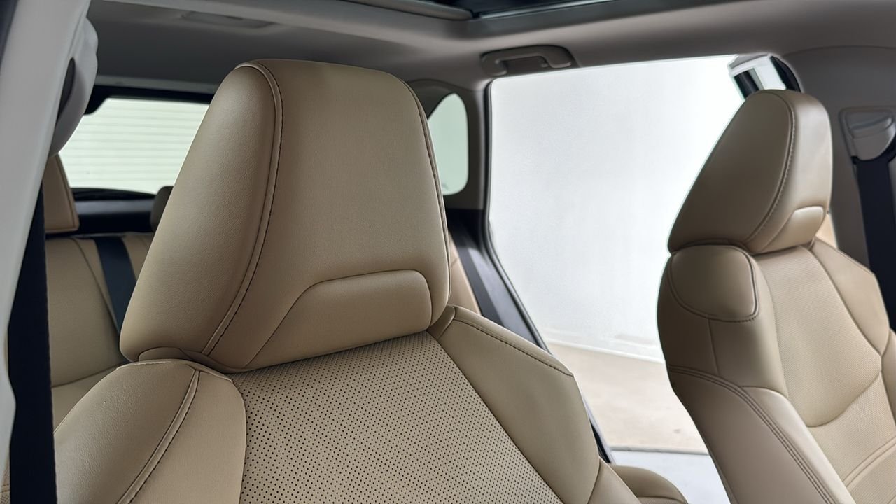Certified Used 2025  Toyota Limited image 19