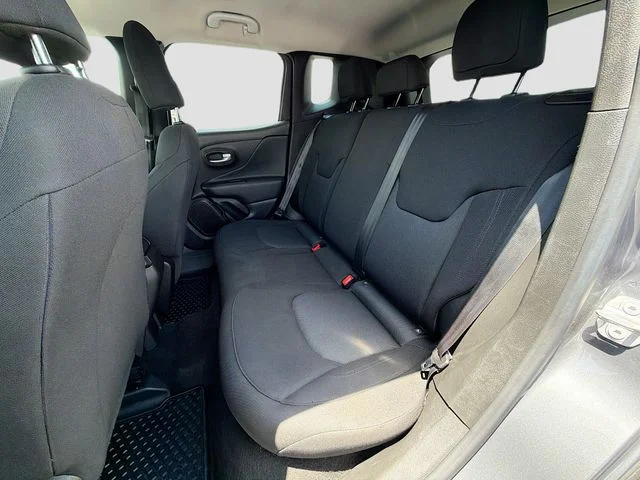 Used 2023 Gray Jeep Latitude image 25