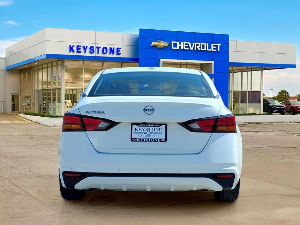 2025 Nissan Altima SV - Photo 6