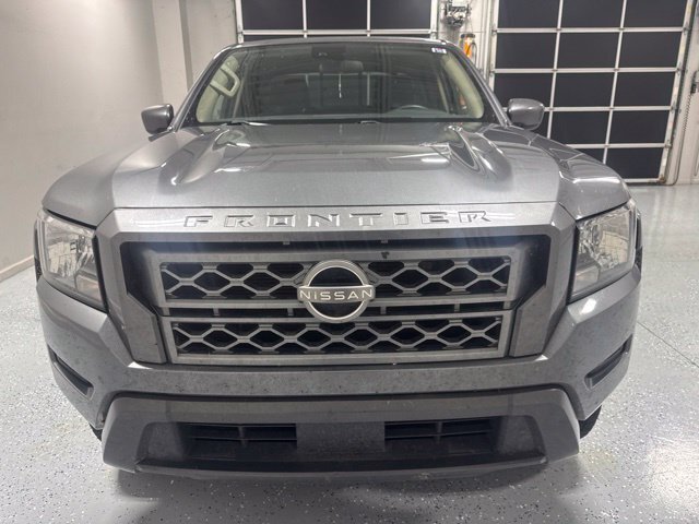 Used 2022 Gray Nissan SV image 2