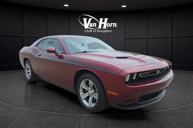 2019 Dodge Challenger SXT Auto's photo