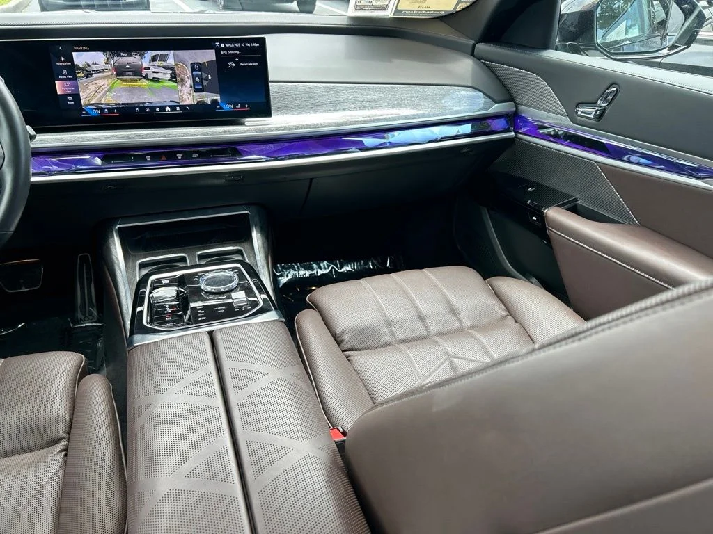 Used 2025 Carbon Black Metallic BMW 740i image 11