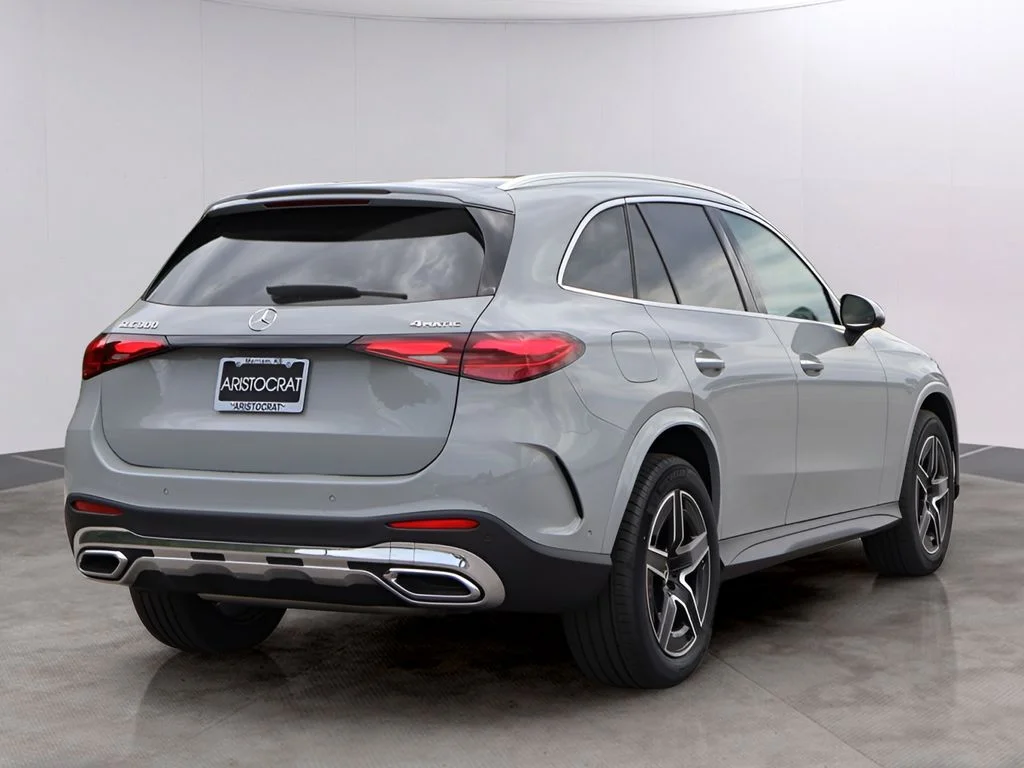 New 2026 MANUFAKTUR Alpine Grey Mercedes-Benz GLC 300 image 7