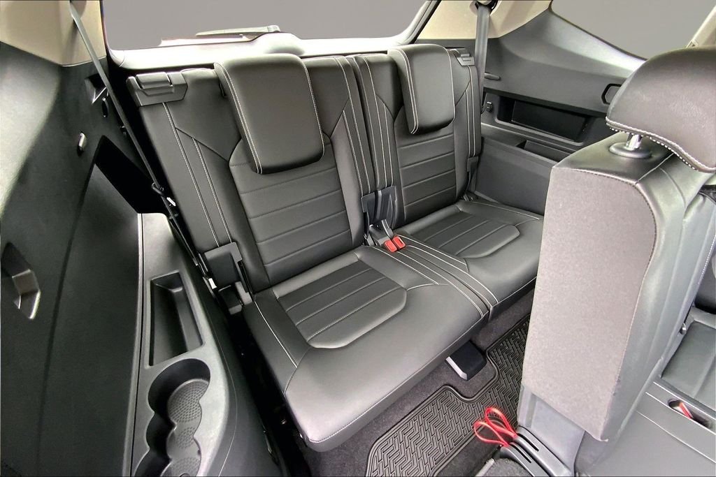 Used 2024 Platinum Gray Metallic Volkswagen 2.0T SEL image 26
