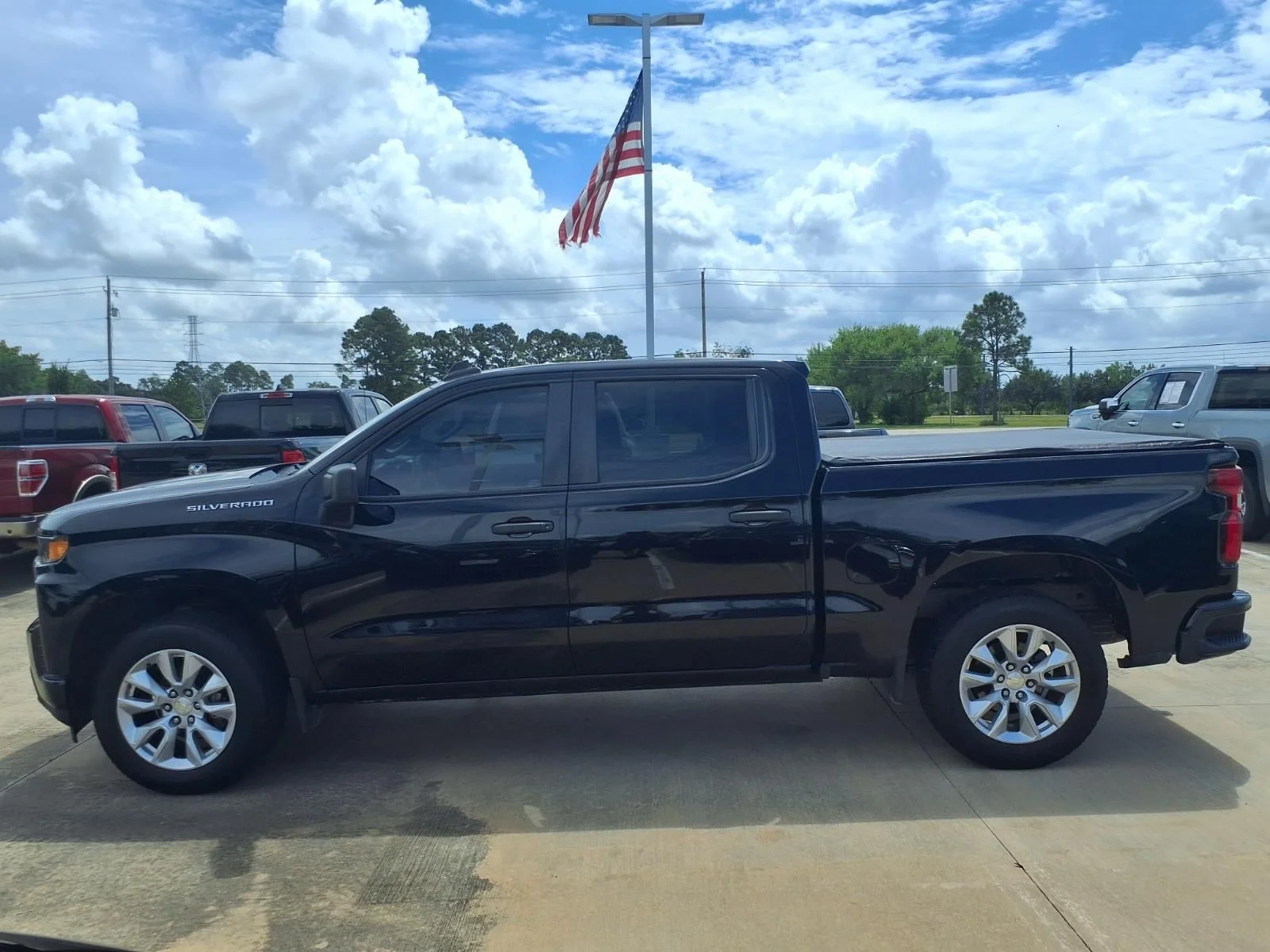 Used 2020 Black Chevrolet Custom image 8
