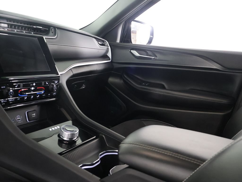 Used 2024 Gray Jeep Altitude X image 28