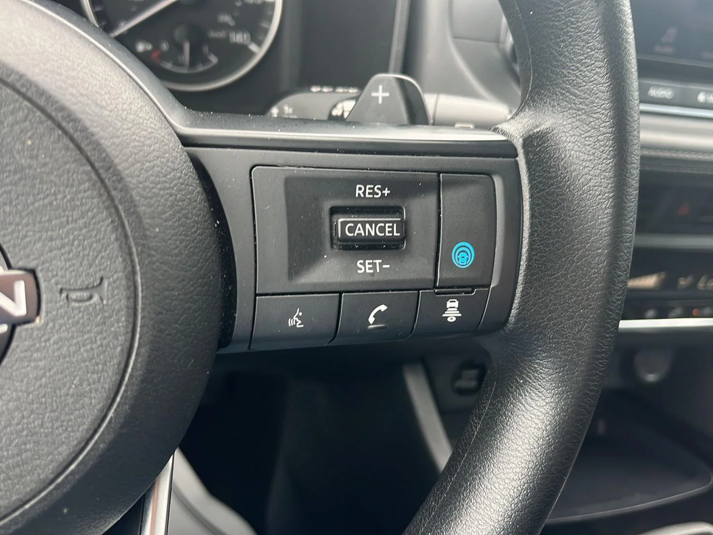 Used 2024 Everest White Pearl Nissan SV image 12