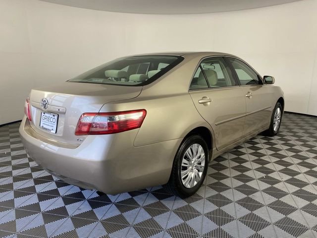 Used 2009 Beige Toyota LE image 8
