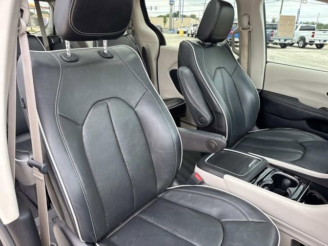 Used 2022 Gray Chrysler Limited image 29