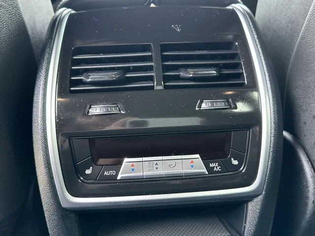 Used 2023 Gray BMW xDrive40i image 34