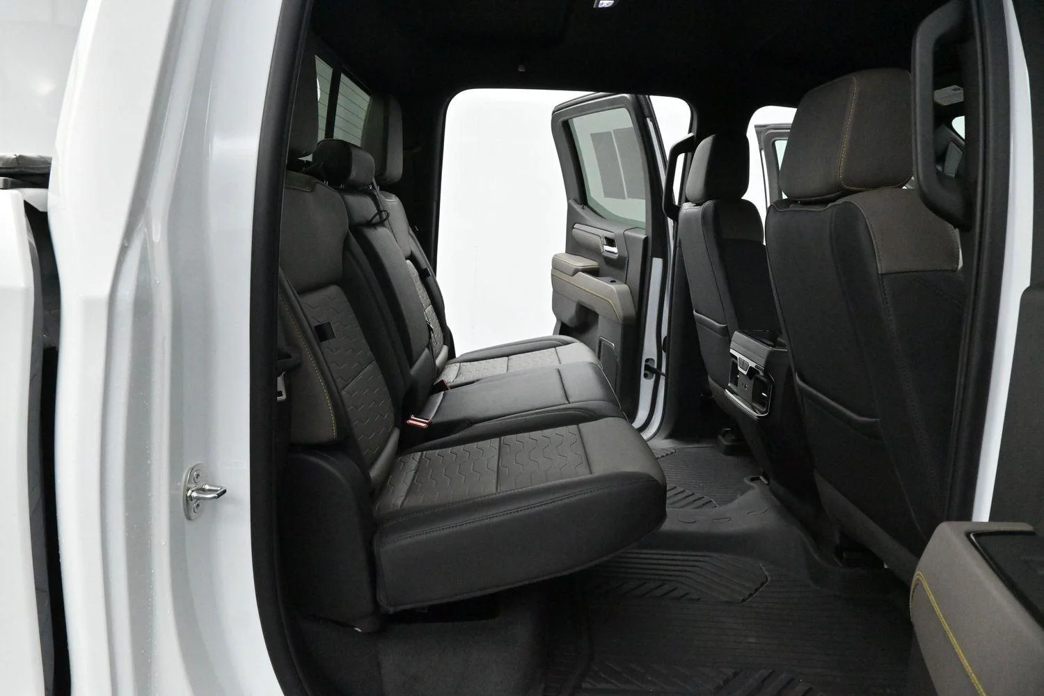 Used 2024 Summit White Chevrolet ZR2 image 33