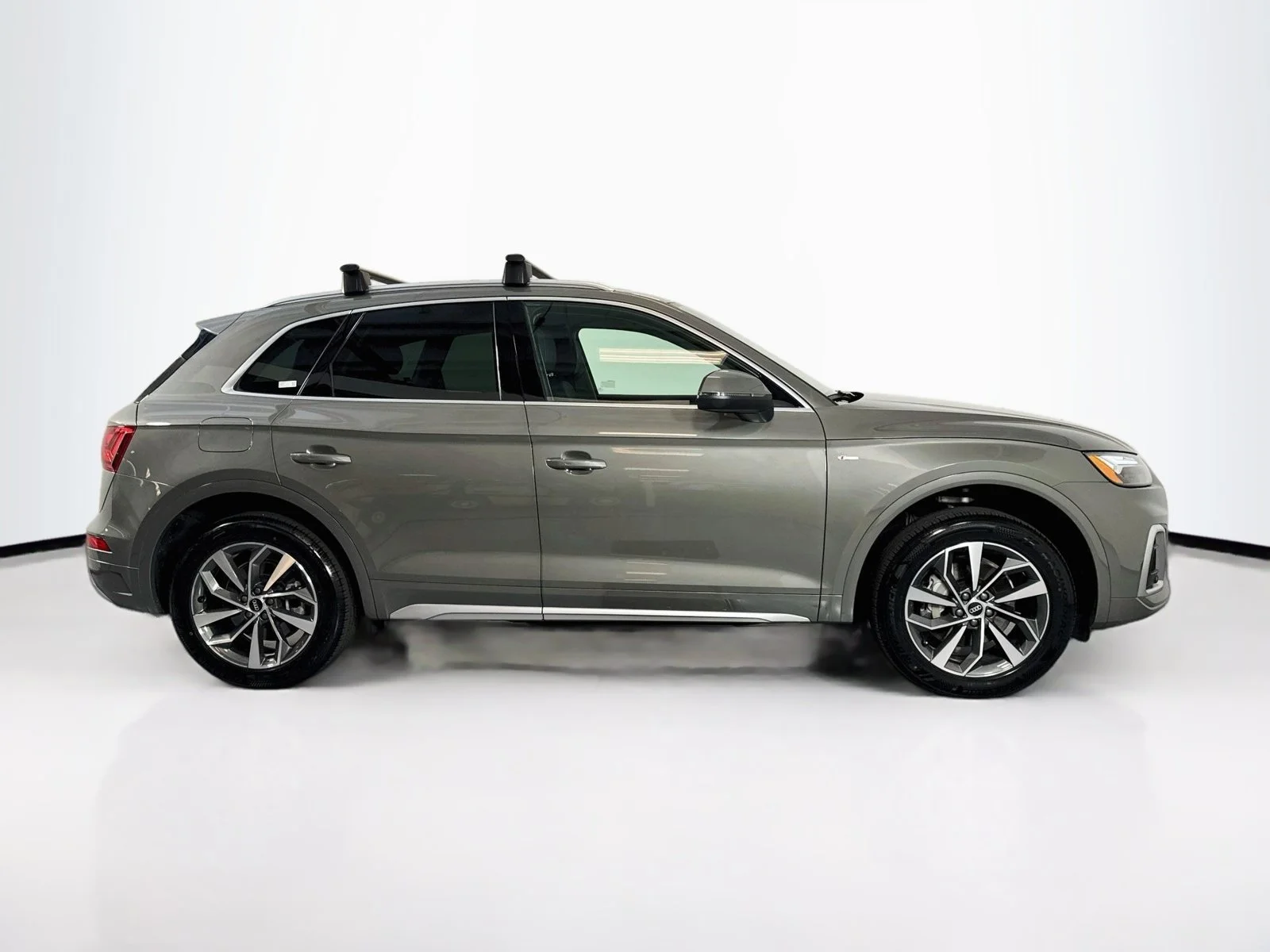 Used 2023 Daytona Gray Pearl Effect Audi S line Premium Plus image 5