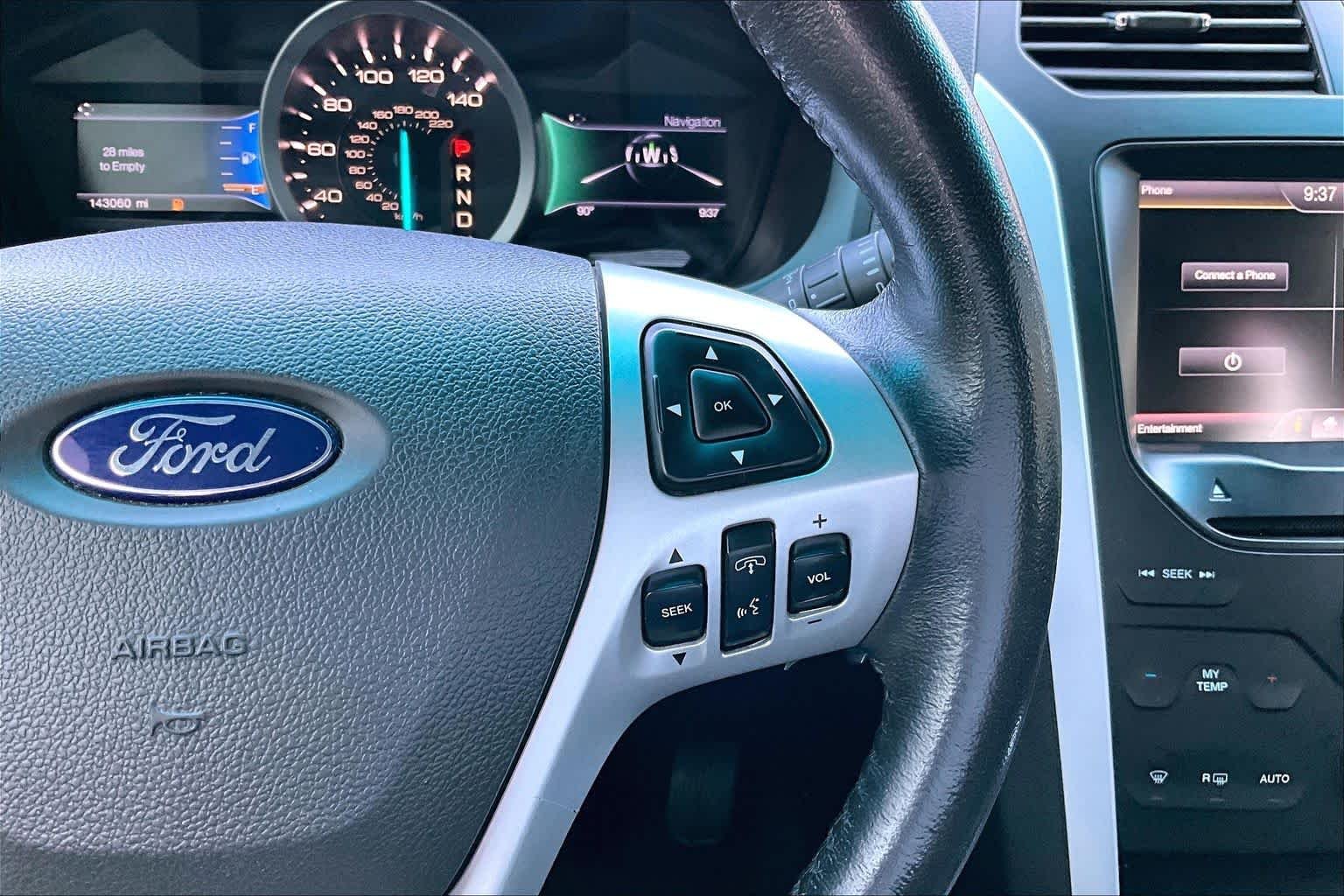 Used 2014 Sterling Gray Metallic Ford XLT image 24