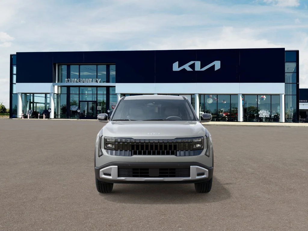 New 2027 Ivory Silver Kia S image 2