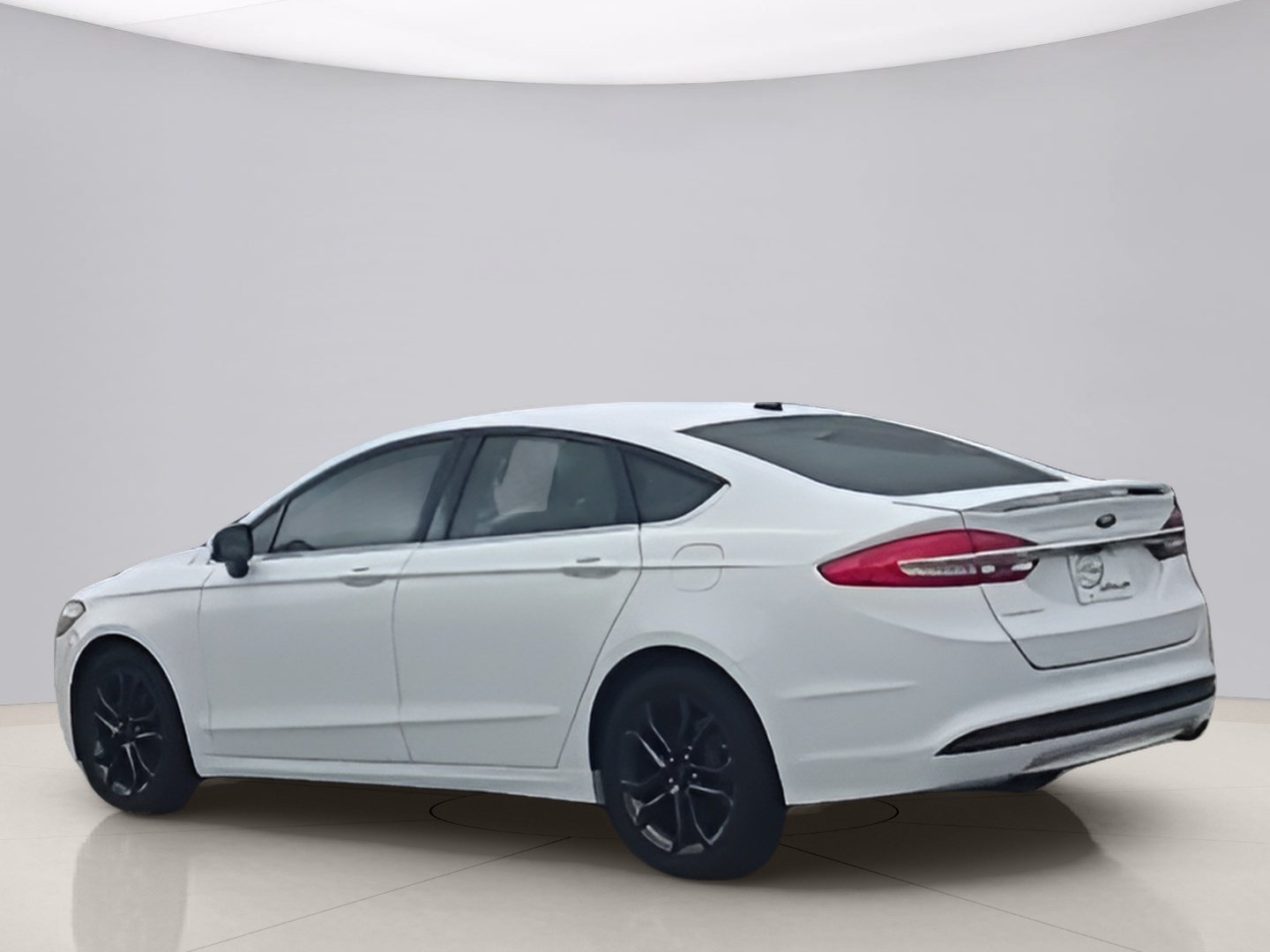 Used 2018 White Ford S image 3