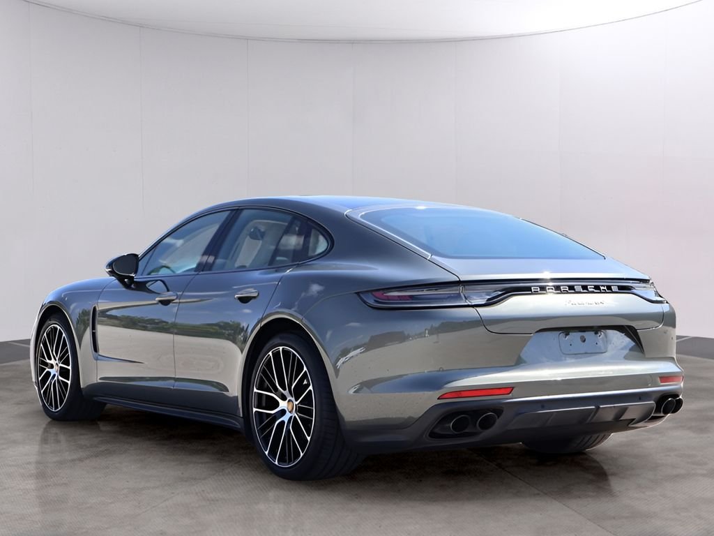 Used 2023 Aventurine Green Metallic Porsche 4 Platinum Edition image 3