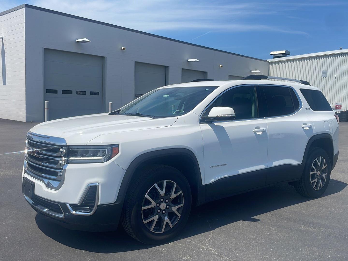 Used 2023 Summit White GMC SLE image 9