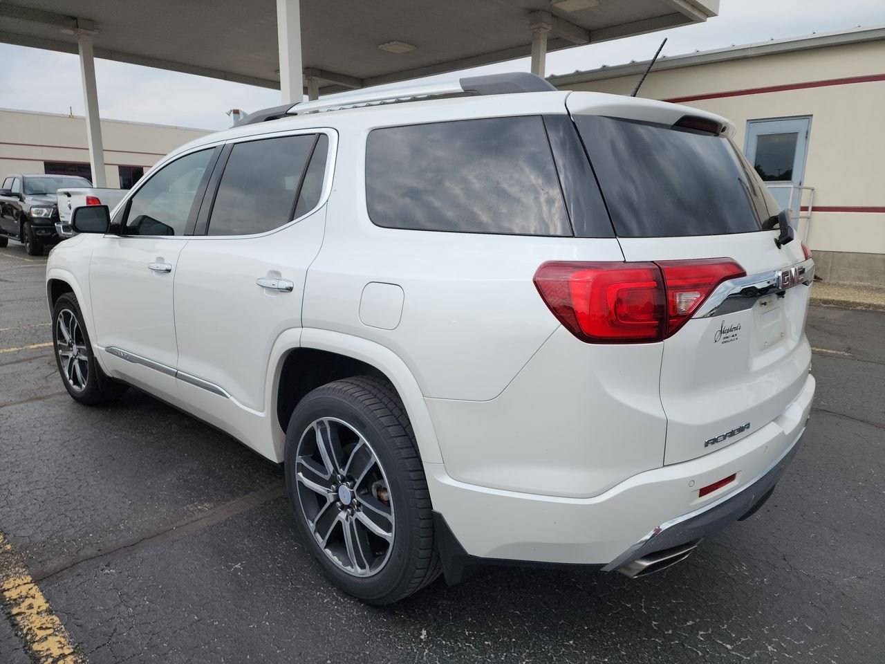 Used 2018 White GMC Denali image 3