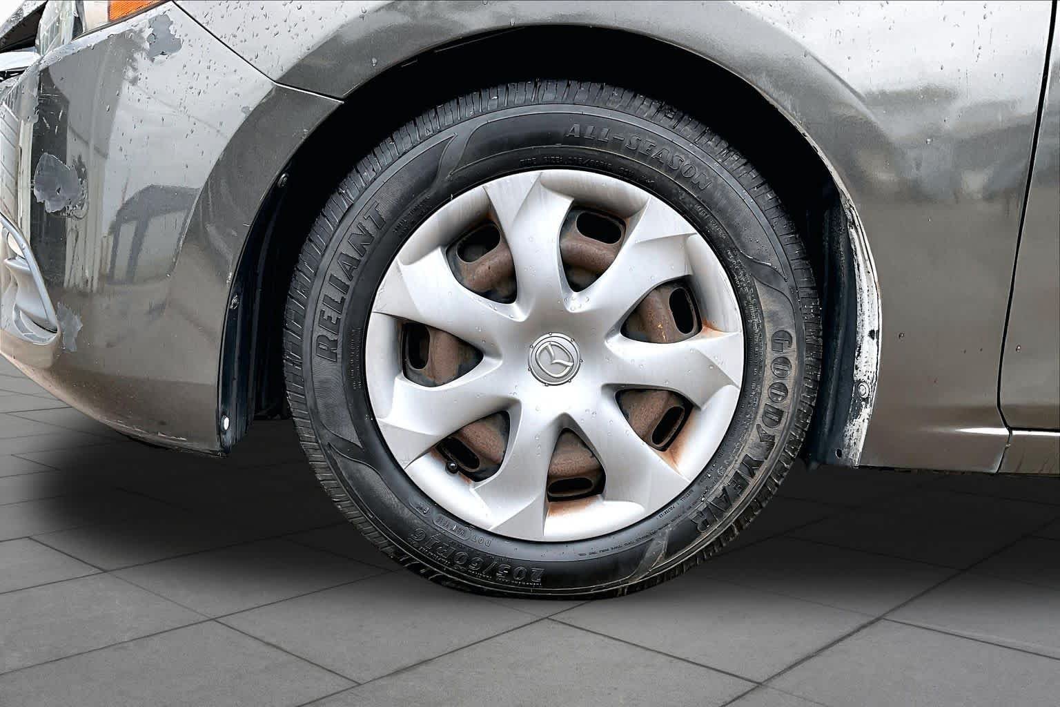 Used 2017  Mazda Sport image 11