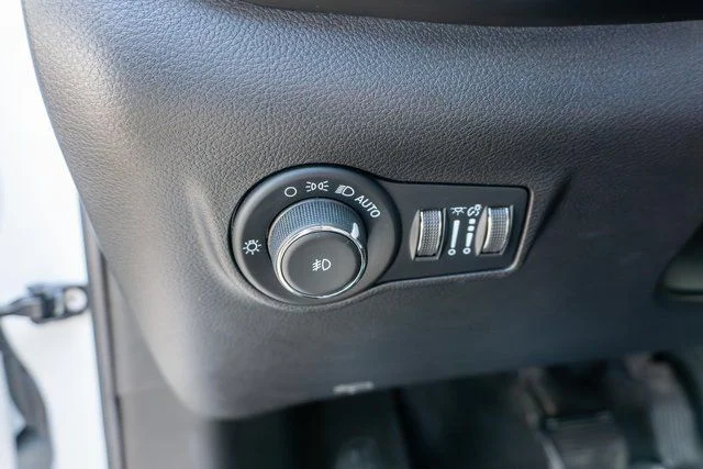 Used 2023 White Jeep Limited image 22