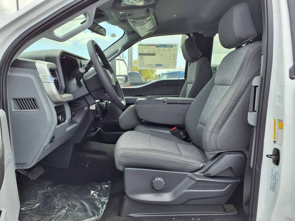 New 2026 Oxford White Ford F-350® XL image 9