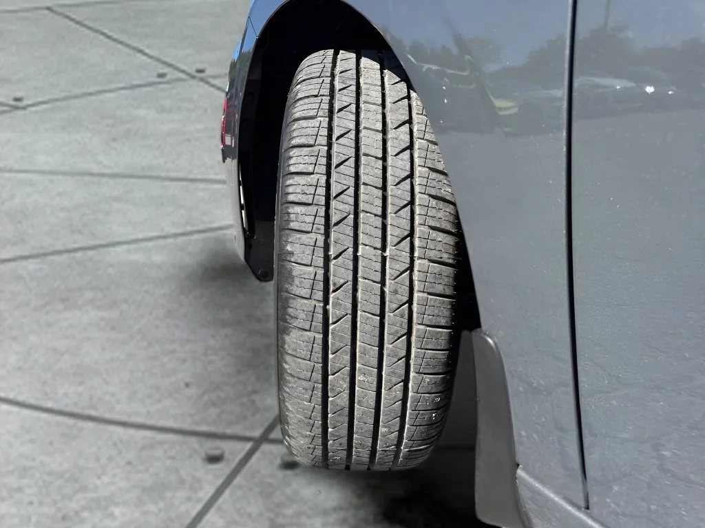 Used 2024 Gray Hyundai SEL image 30