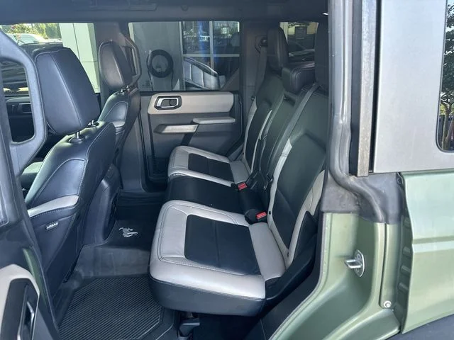 Used 2022 Silver Ford Wildtrak image 23