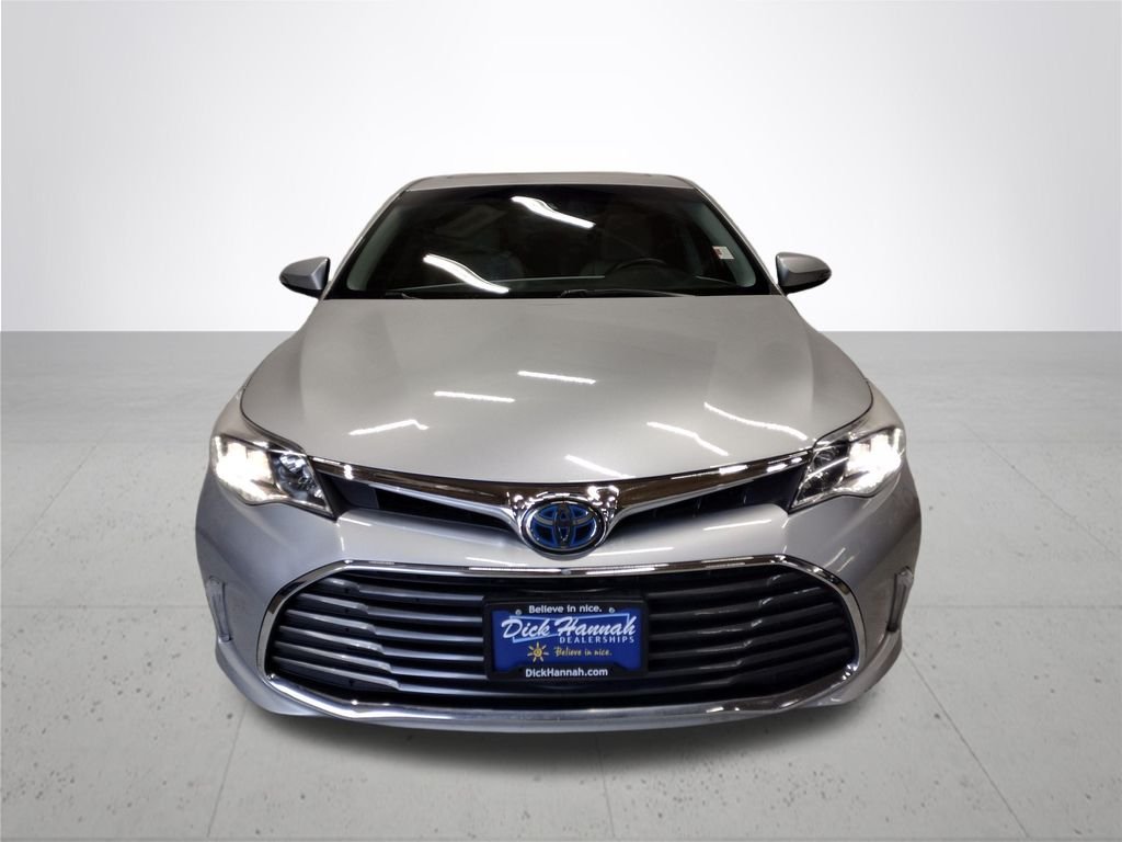 Used 2018 Silver Toyota Limited image 3