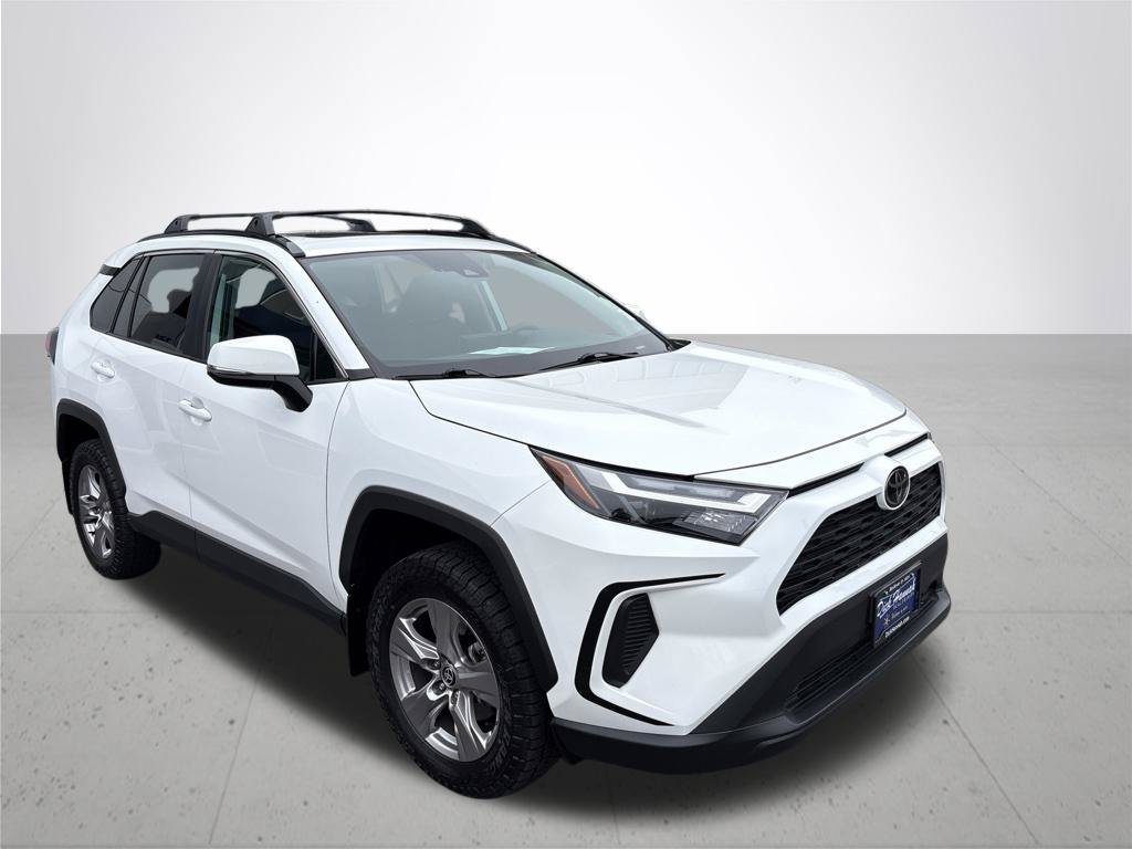 Used 2024 Ice Toyota XLE image 4