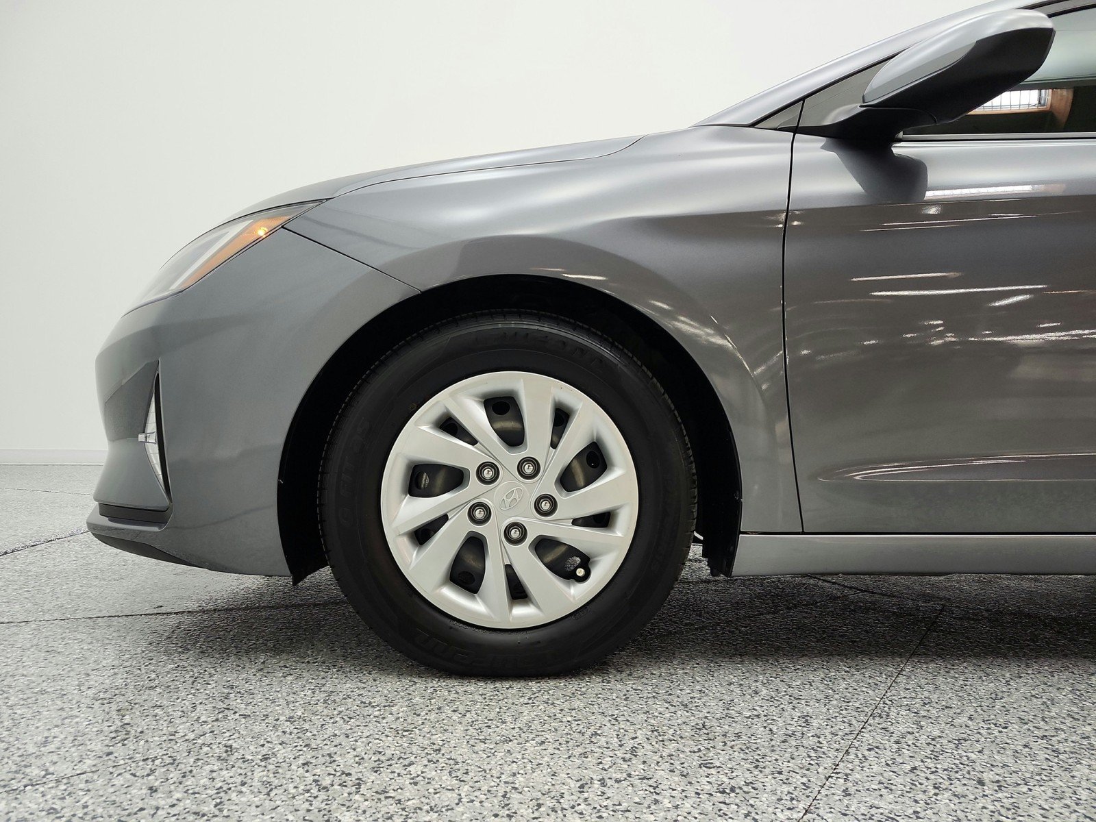 Used 2019 Galactic Gray Hyundai SE Auto image 21