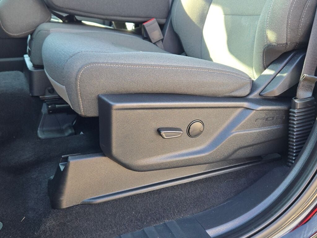 Used 2024 Black Ford XLT image 22