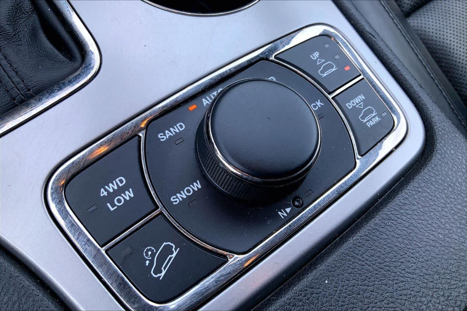 Used 2021 Diamond Black Crystal Pearlcoat Jeep High Altitude image 30