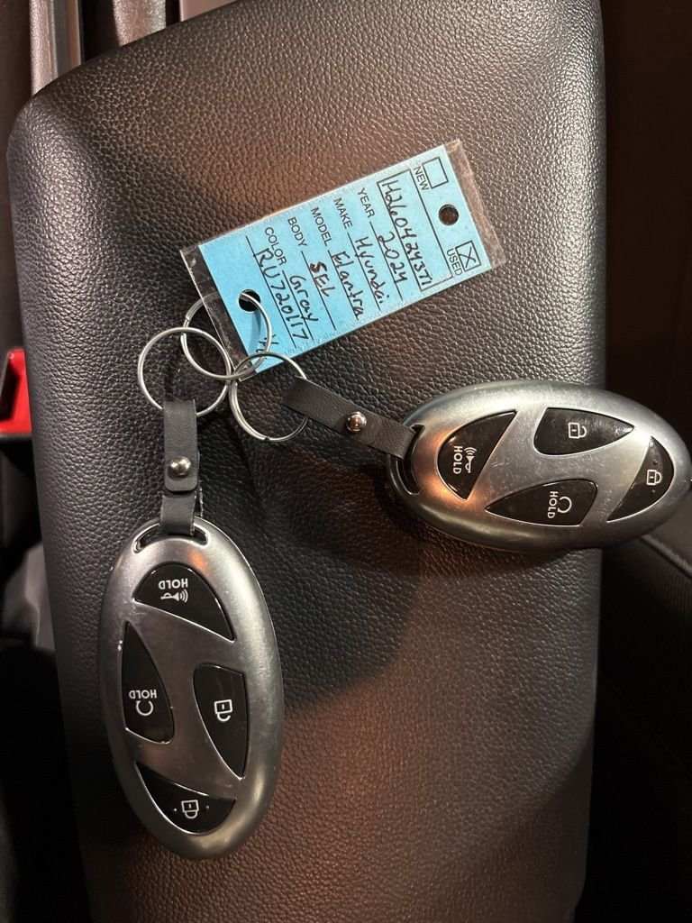 Used 2024 Gray Hyundai SEL image 30