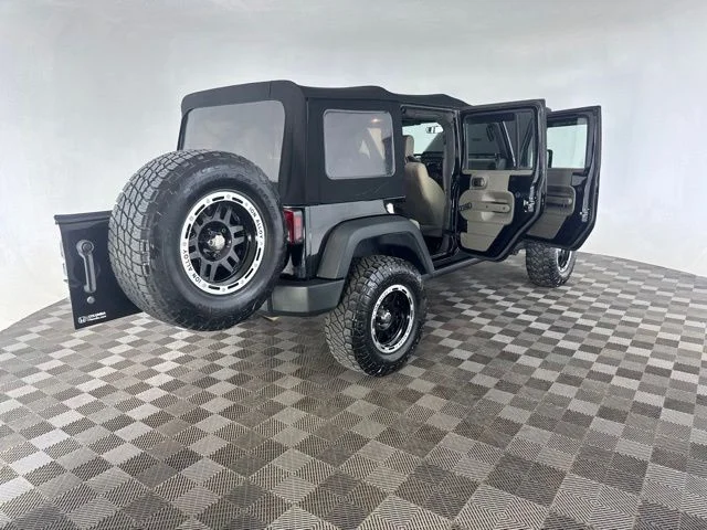 Used 2009 Black Jeep Unlimited X image 17
