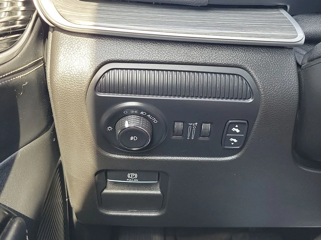 Used 2024 White Jeep Series II image 15